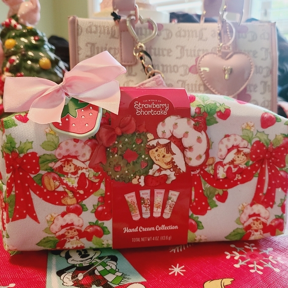 Strawberry Shortcake Other - Strawberry Shortcake Hand Cream Set 🍓